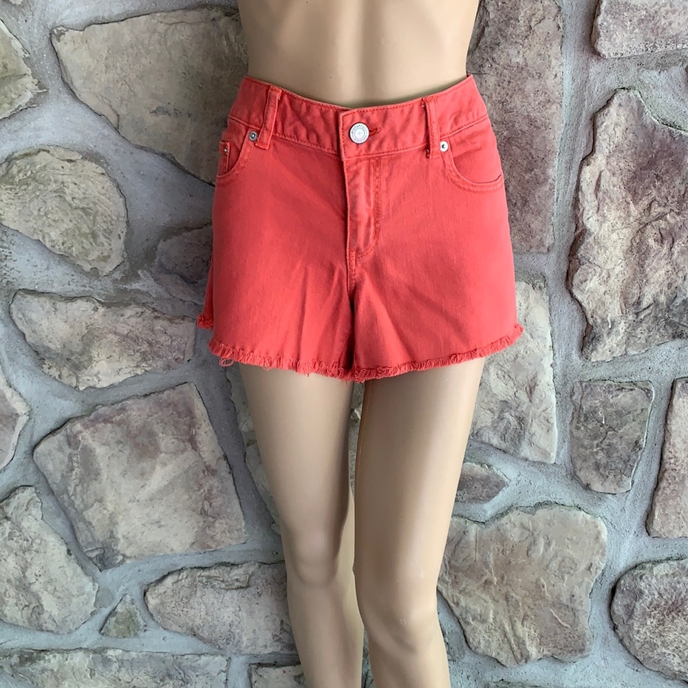 AMERICAN EAGLE | Stretch Fit Dark Coral Shorts